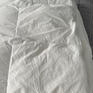 Luxurious White Down Comforter